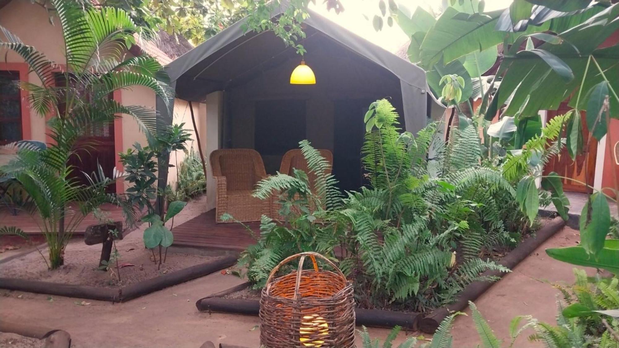Devocean Eco Adventure Lodge Понта-ду-Ору Екстер'єр фото